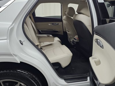 2022 Genesis GV70 — миниатюра 18