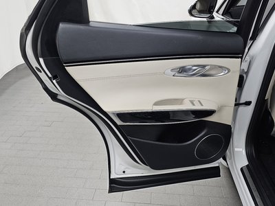 2022 Genesis GV70 — миниатюра 15