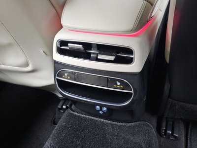 2022 Genesis GV70 — миниатюра 25