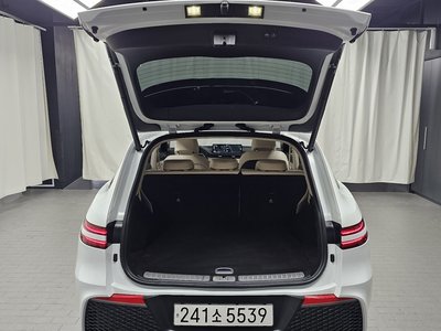 2022 Genesis GV70 — миниатюра 26