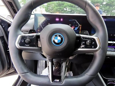 2025 BMW 5 SERIES 照片 8