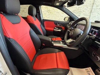 MERCEDES-BENZ GLA - 8