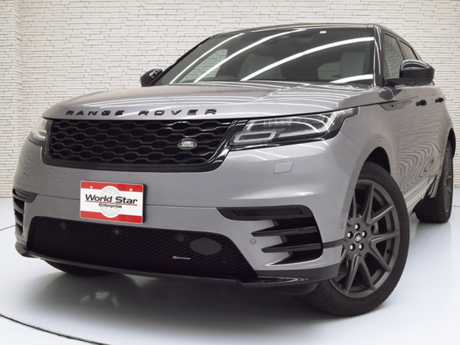LAND ROVER RANGE ROVER VELAR - View 1