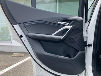 2025 BMW IX2 — миниатюра 40