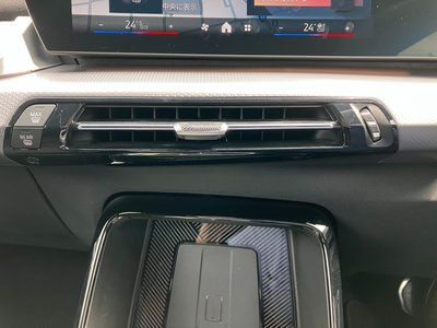 2025 BMW IX2 — миниатюра 20