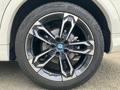 2025 BMW IX2 — миниатюра 51