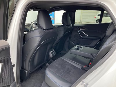 2025 BMW IX2 — миниатюра 35