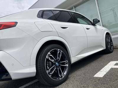 2025 BMW IX2 — миниатюра 47