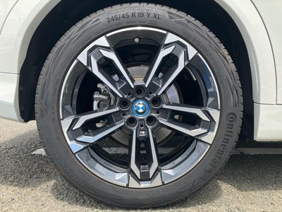 2025 BMW IX2 — миниатюра 49