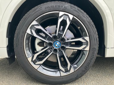2025 BMW IX2 — миниатюра 50