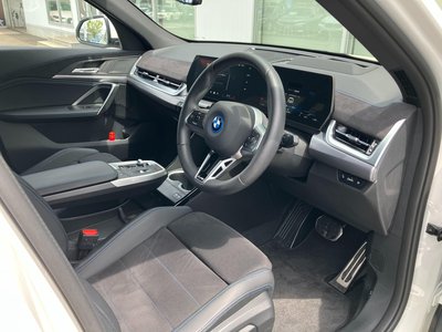2025 BMW IX2 — миниатюра 29