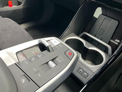 2025 BMW IX2 — миниатюра 22
