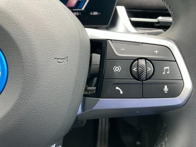 2025 BMW IX2 — миниатюра 13