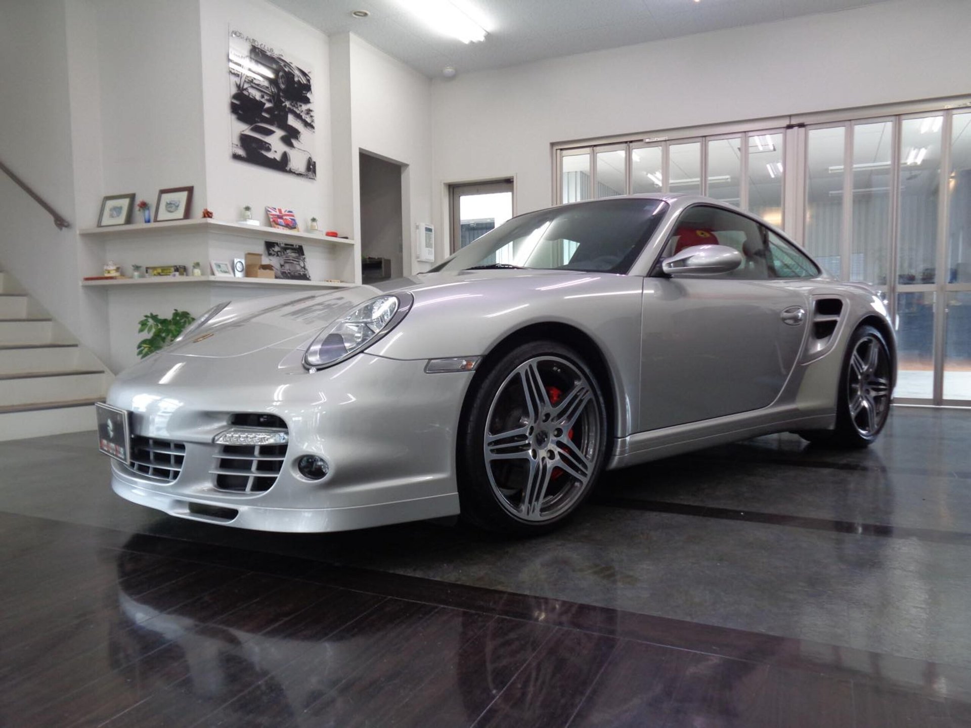 PORSCHE 911 - View 1