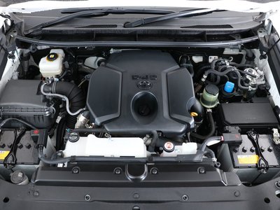 TOYOTA LAND CRUISER - 10