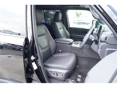 2024 Toyota LAND CRUISER 250 — миниатюра 13