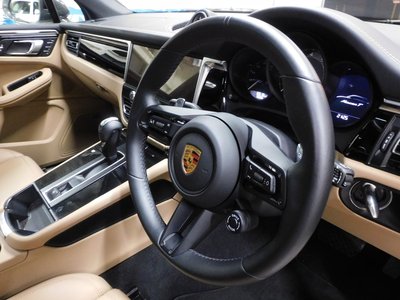 2024 Porsche MACAN — фото 4