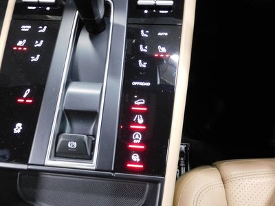 2024 Porsche MACAN — миниатюра 11