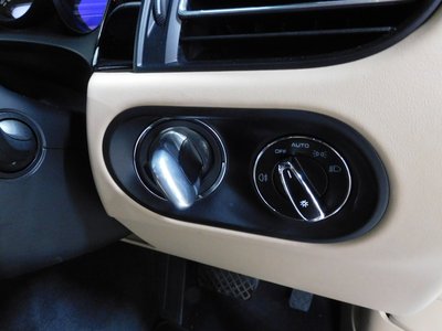 2024 Porsche MACAN — миниатюра 16