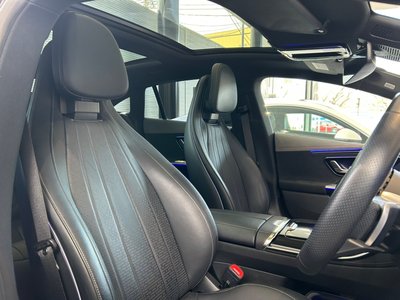 MERCEDES-BENZ EQE - 8