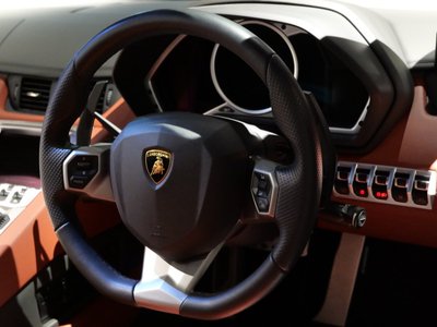 LAMBORGHINI AVENTADOR ROADSTER - 8