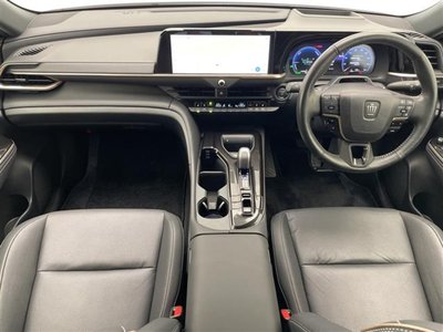 2024 Toyota CROWN SPORT photo 2