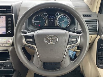 TOYOTA LAND CRUISER PRADO - 7