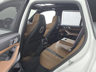 2025 BMW X5 M thumbnail 18