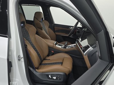 2025 BMW X5 M thumbnail 16