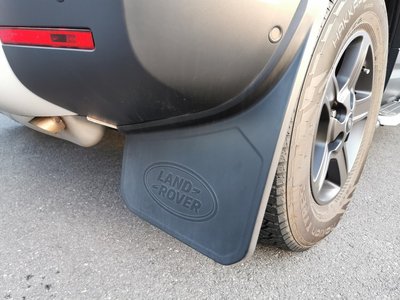 LAND ROVER DEFENDER - 7