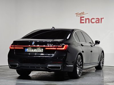 BMW 7 SERIES - 2