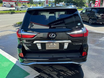 2016 Lexus LX photo 6