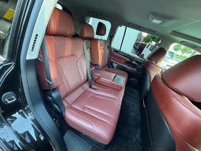 2016 Lexus LX thumbnail 21
