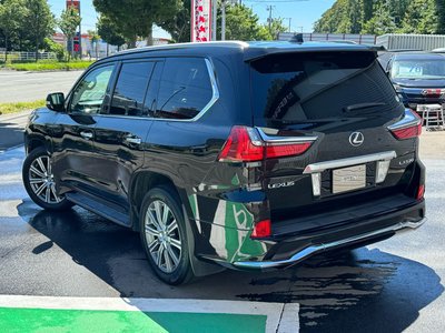 2016 Lexus LX photo 8
