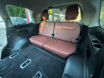 2016 Lexus LX thumbnail 27