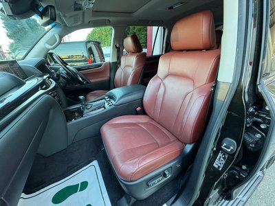 2016 Lexus LX thumbnail 29