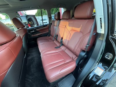 2016 Lexus LX thumbnail 26