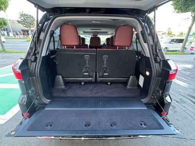 2016 Lexus LX thumbnail 23