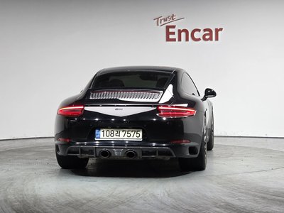 PORSCHE 911 - 4