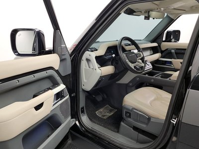 LAND ROVER DEFENDER - 10