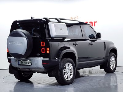 LAND ROVER DEFENDER - 4