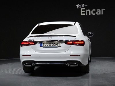 MERCEDES-BENZ E-CLASS - 3