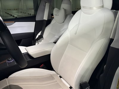 TESLA MODEL Y - 5