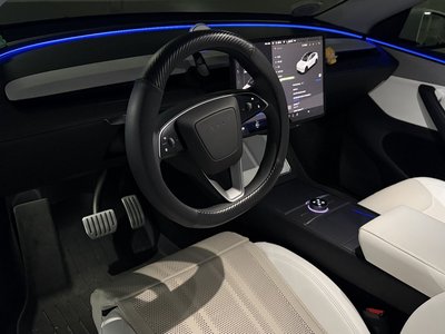 TESLA MODEL Y - 7
