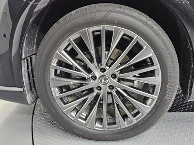 صورة 6 لـ 2025 Lexus RX
