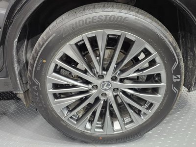 صورة 8 لـ 2025 Lexus RX