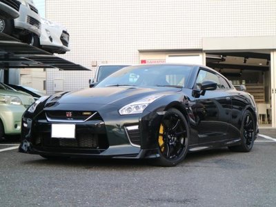 NISSAN GT-R - 1