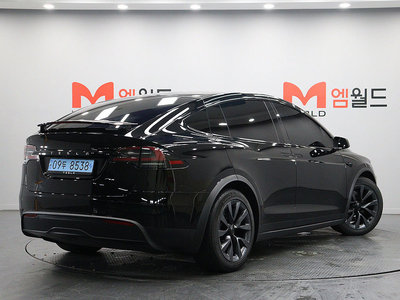 TESLA MODEL X - 3