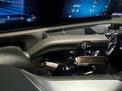 MERCEDES-BENZ CLA - 9