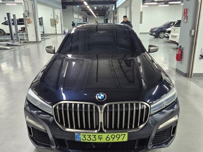 BMW 7 SERIES - 1